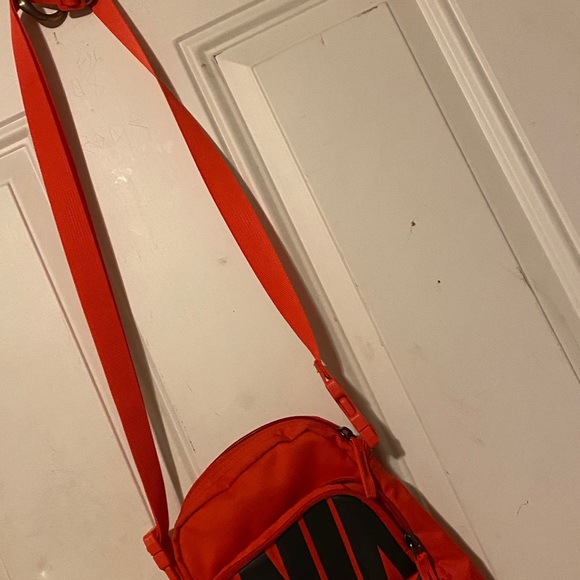 Nike crossbody - Picture 3 of 4